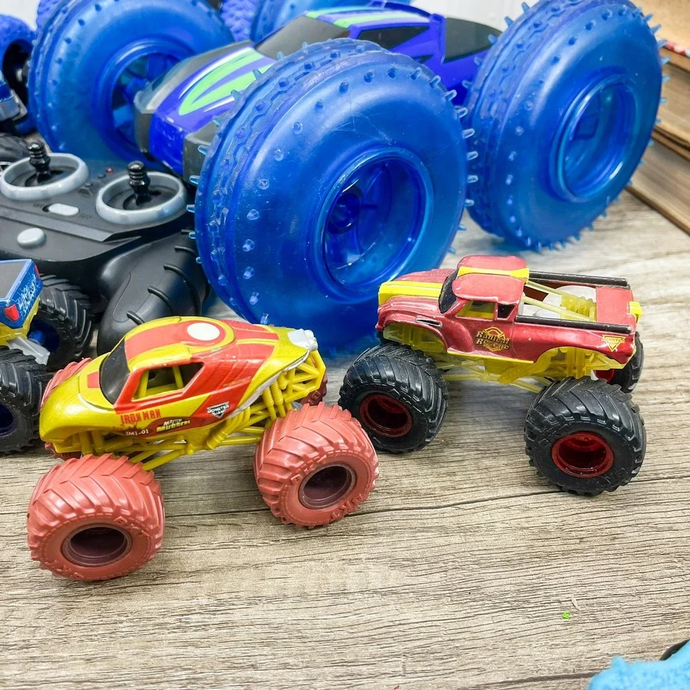 Monster Jam Truck Lot Grave Digger Blue Thunder RC Stunt Cars Hot Wheels 15pc